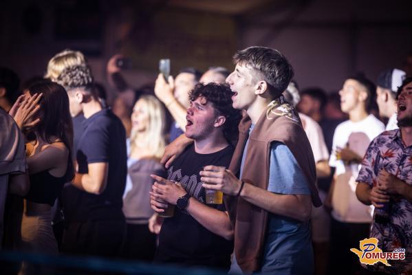 FOTO in VIDEO: Crvena jabuka navdušila v Polani