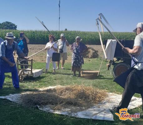 FOTO: Kolo časa so zavrteli za nekaj stoletij nazaj 