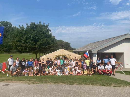 Otroke na gasilskem taboru obiskali policisti 