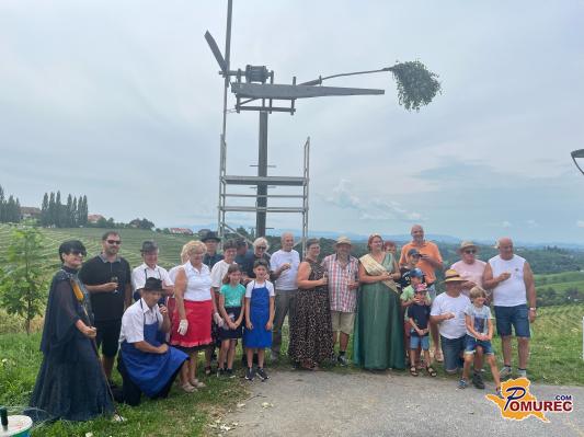 FOTO: Na Jeruzalemu so postavili klopotec