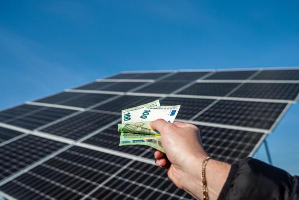 Subvencije za sončne elektrarne: izkoristite subvencije za nakup!
