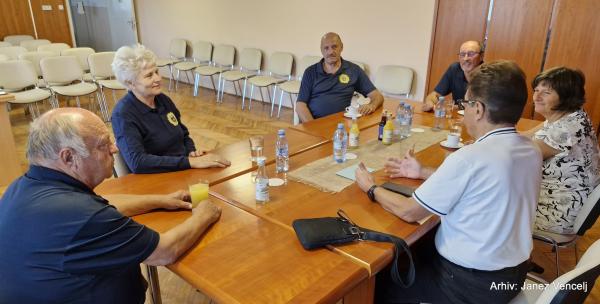 FOTO: Lepa gesta Policijskega veteranskega društva Sever 