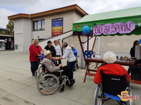 FOTO: Na Trgu kulture ozaveščali lokalno skupnost o demenci