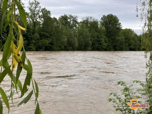 Reke bodo, z izjemo naše Mure, večinoma upadale