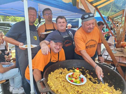 FOTO: Ekipe iz občine Beltinci sodelovale na 24. svetovnem festivalu praženega krompirja