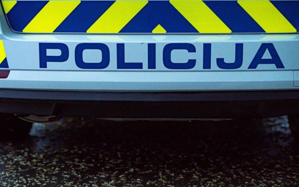 Policisti posredovali zaradi nasilja v družini