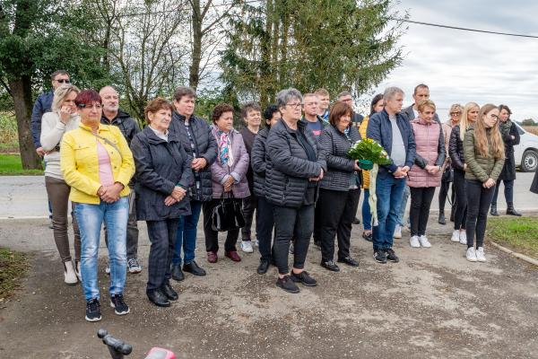 FOTO: V Strukovcih potekal edinstven dvojezični dogodek