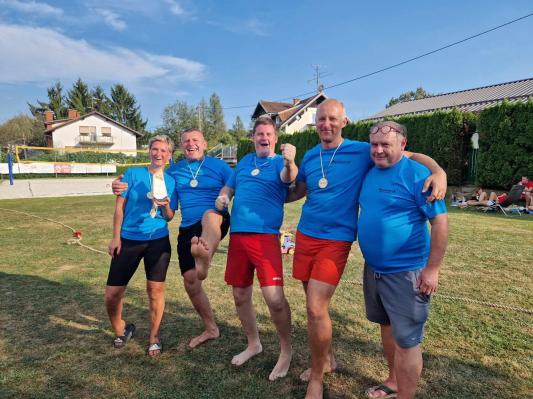 FOTO: Radomerje postreglo z vaškimi igrami