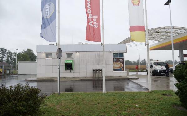 Neznani storilec napadel bankomat v Gederovcih