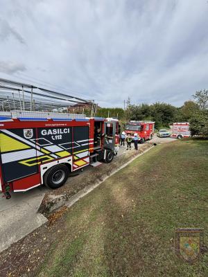 FOTO: Zaradi močnega vetra prišlo do večjega izpada elektrike