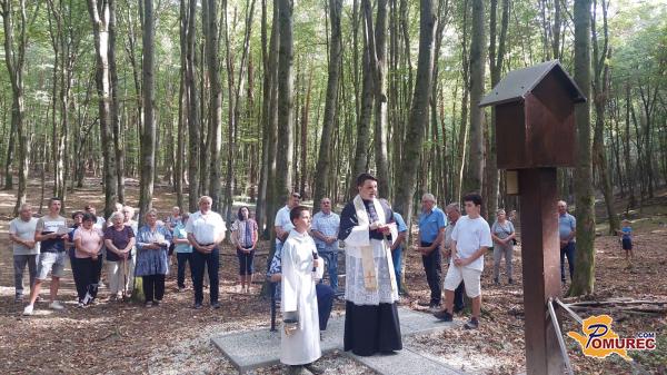 FOTO: Zaključila se je obnova Marjinega znamenja pri Voglerjevi koči 