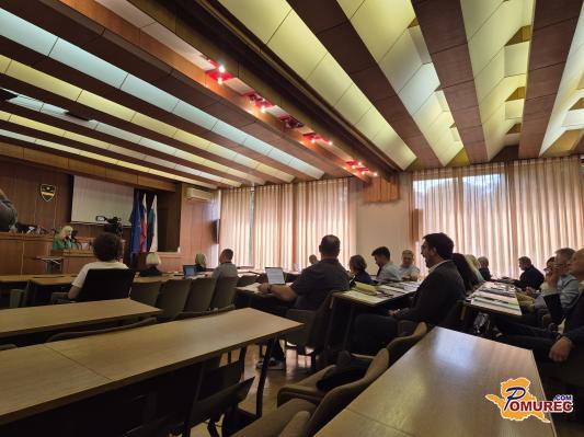 FOTO: Soboški mestni svetniki o štipendijah, komunalnem prispevku in zdravstvu