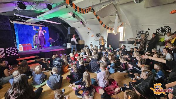 FOTO: Hokus MIKKos pričaral nasmehe na obraze otrok