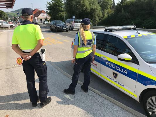 Pomurski policisti so včeraj vozniku zasegli osebni avtomobil