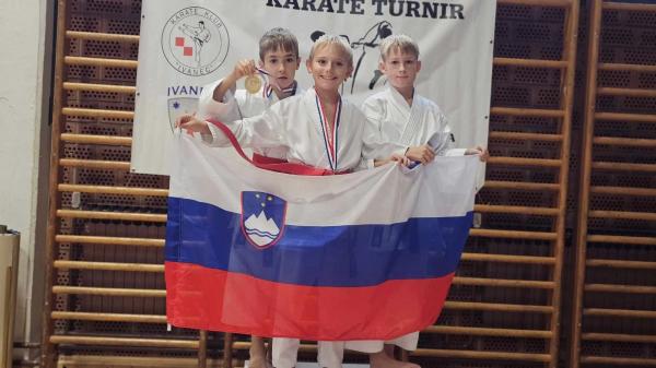 FOTO: Mladi karateisti dosegli odlične rezultate v Ivancu