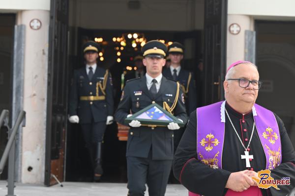FOTO in VIDEO: Posmrtni ostanki Jožefa Klekla starejšega na poti v Črenšovce