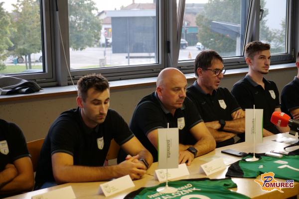 FOTO: Prenova ekipe Panvite Pomgrad: Z mladimi in domačimi igralci med najboljše