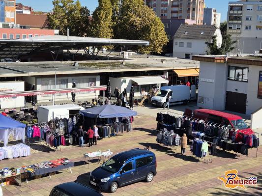 FOTO: Druženje in nakupovanje v polnem teku