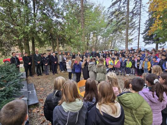 FOTO: Obeleževanje preteklosti, spominska slovesnost pri Ribičevem mlinu