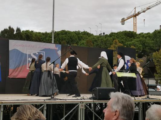 Moščanski plesalci in pevci navdušili v Italiji