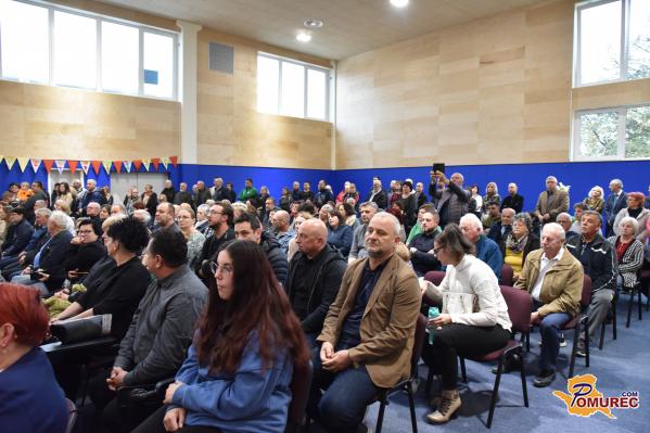 FOTO in VIDEO: V Gaberju uradno odprli novo telovadnico in prenovljene šolske prostore