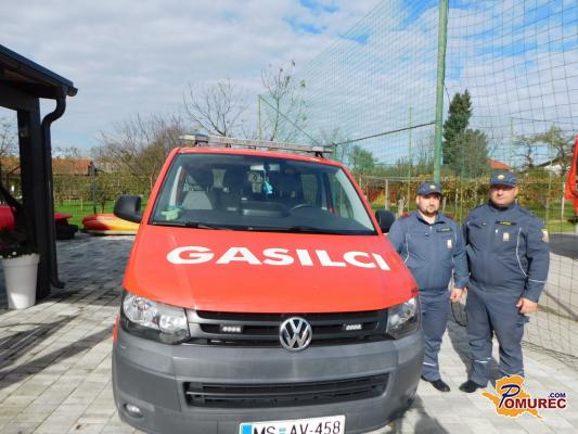 FOTO: Gasilsko društvo Dokležovje bogatejše za gasilsko vozilo in prikolico za orodje