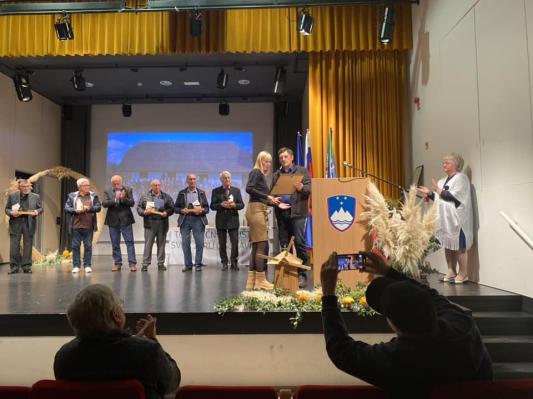 FOTO: Ob 60-letnici društva: Praznovanje dediščine in priznanja za ohranjanje tradicije