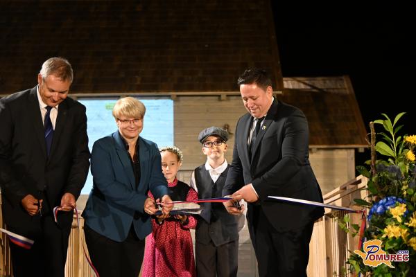 FOTO: Novi mlin in brod – svež veter za turizem na Otoku ljubezni