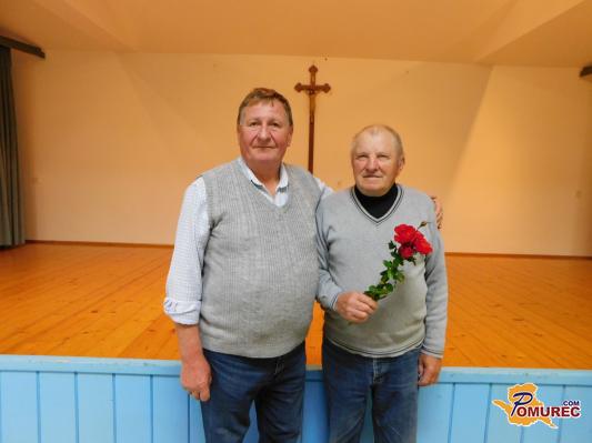 FOTO: Ohranjajo tradicijo izmenjave vrtnic