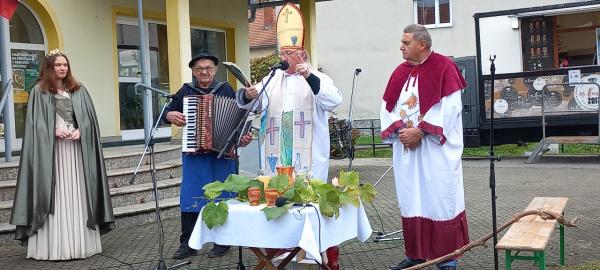 FOTO: Beltinci gostili veselo Martinovanje z bogatim programom