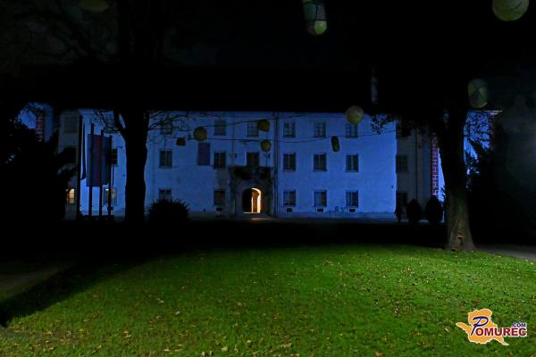 FOTO: Soboški grad zasijal v modri barvi