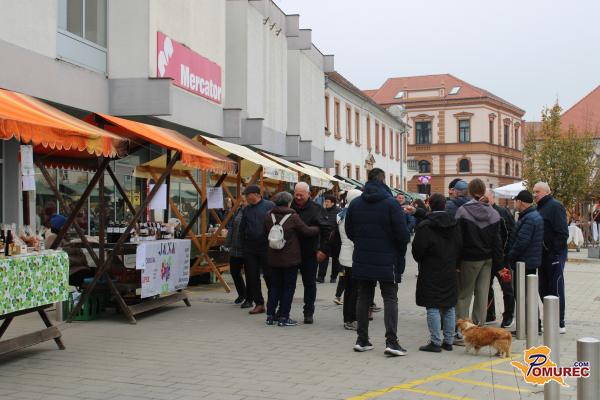 FOTO in VIDEO: Takšno vzdušje vlada na Martinovem sejmu v Ljutomeru