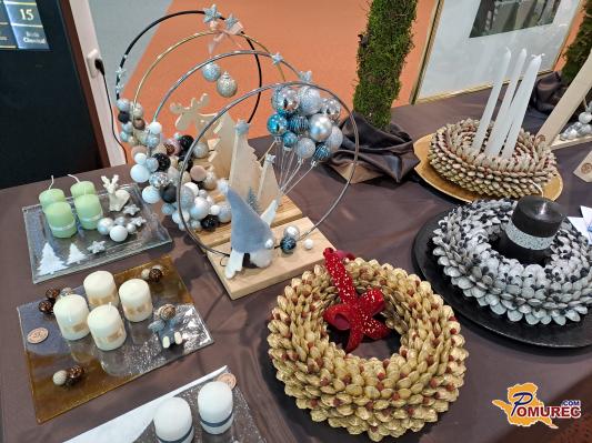 FOTO: Odkrijte čarobnost unikatnih prazničnih izdelkov v knjižnici Murska Sobota