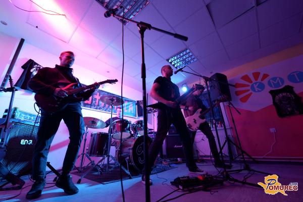 FOTO: V Turnišču zaropotali alternativci