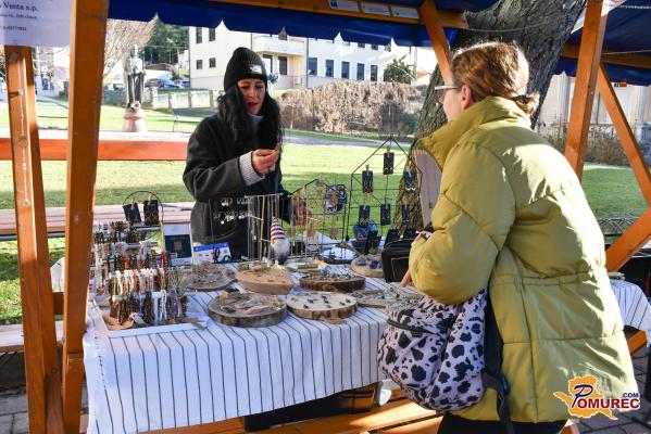 FOTO in VIDEO: Katarinin sejem in domača tržnica oživljata starodavno tradicijo