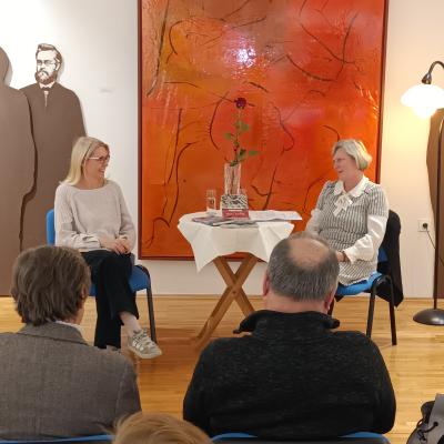 FOTO: Zgodbe šole in družbe skozi oči Mojce Andrej