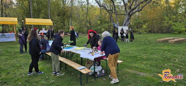 FOTO: V Pečarovcih poskrbeli za nepozabne jesenske ustvarjalnice in zabavo za otroke