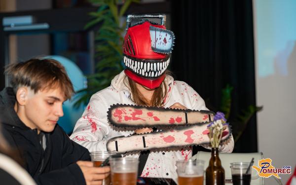 FOTO in VIDEO: Strašni Halloween party pritegnil množico v Jasha Brewing