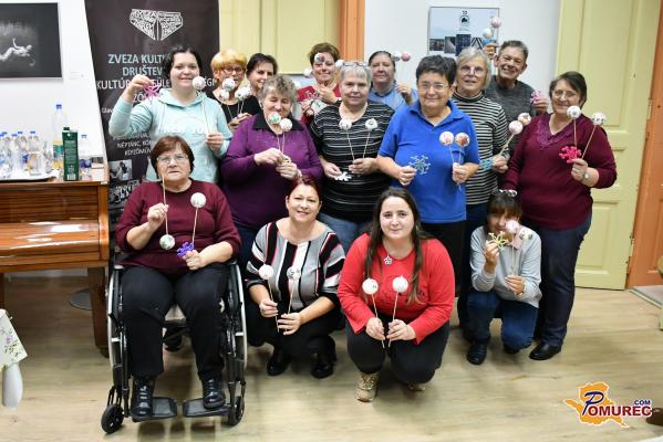 FOTO: V Lendavi uspešno izvedli tradicionalno božično-novoletno delavnico