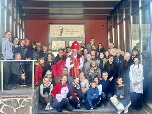 FOTO: Dobrodelna kulinarična delavnica v Ljutomer privabila ljubitelje prleške gibanice