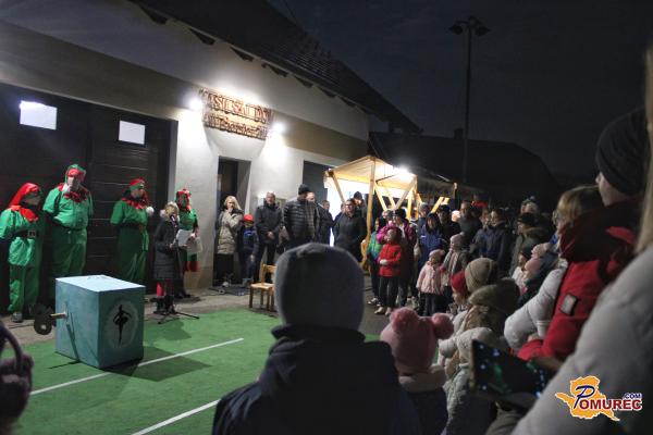 FOTO: Božična vas Banovci je odprla svoja vrata in očarala obiskovalce