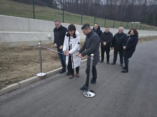 Slavnostno odprli sanirani plaz in obnovljeni cestni odsek