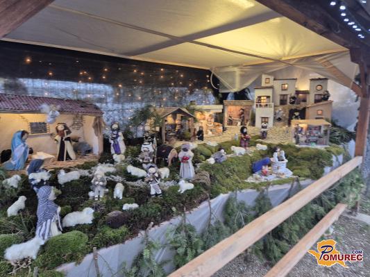 FOTO: Ročno izdelane jaslice iz Turnišča navdušujejo obiskovalce