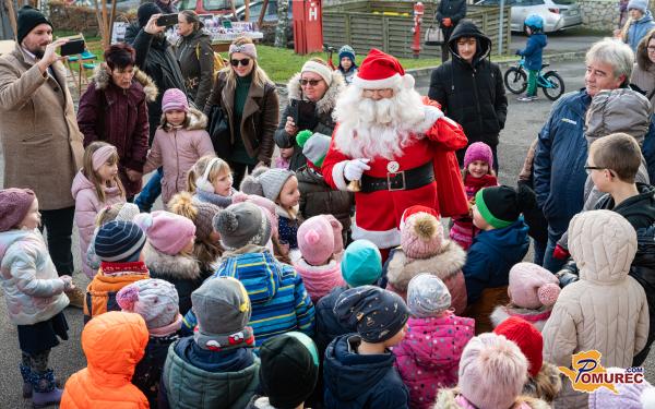 FOTO in VIDEO: Božični sejem z obiskom Božička v Lendavi navdušil obiskovalce