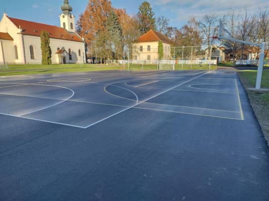 FOTO: Obnova športnega igrišča pri Osnovni šoli Puconci uspešno zaključena