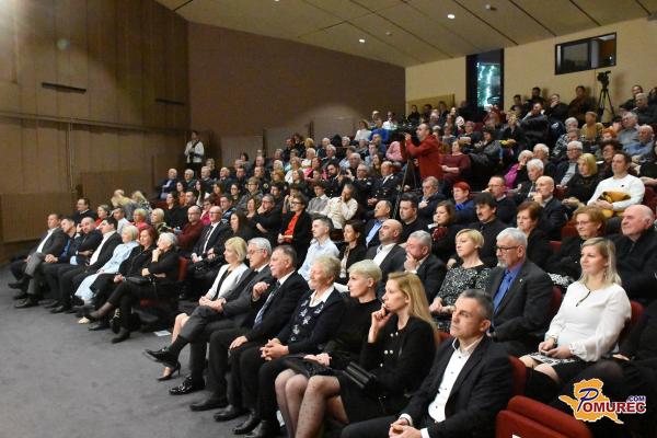 FOTO: V Dobrovniku obeležili občinski praznik s podelitvijo priznanj 