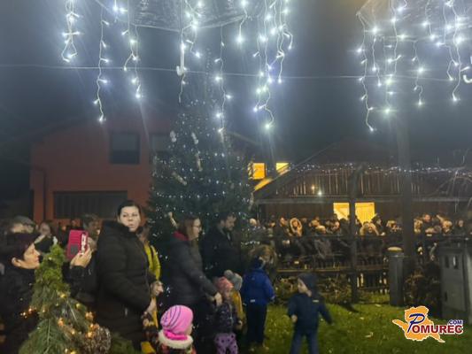 FOTO in VIDEO: Pravljična svetloba osvetlila kulturno dediščino Lipe