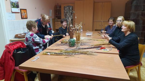 FOTO: Obujanje starega običaja tepežnega dne