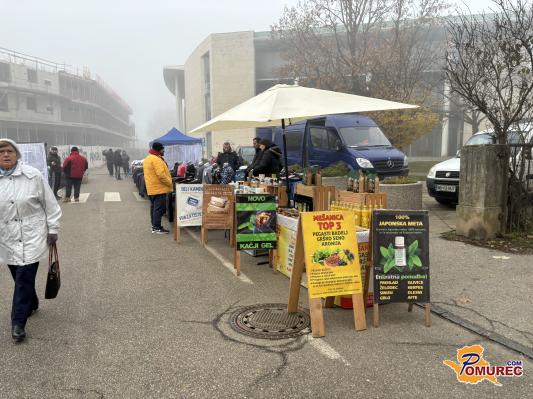 FOTO: Ponedeljkov sejem privabil obiskovalce