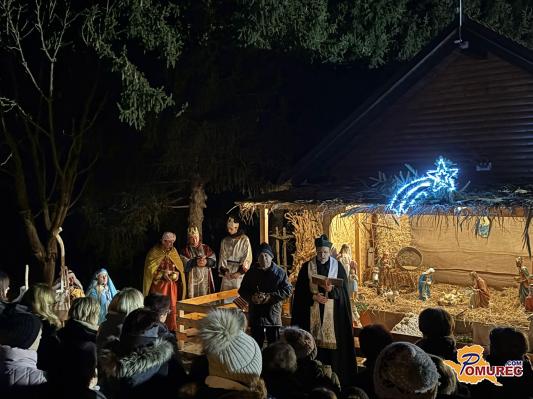 FOTO: Čarobna božična zgodba, ki je ponovno združila krajane